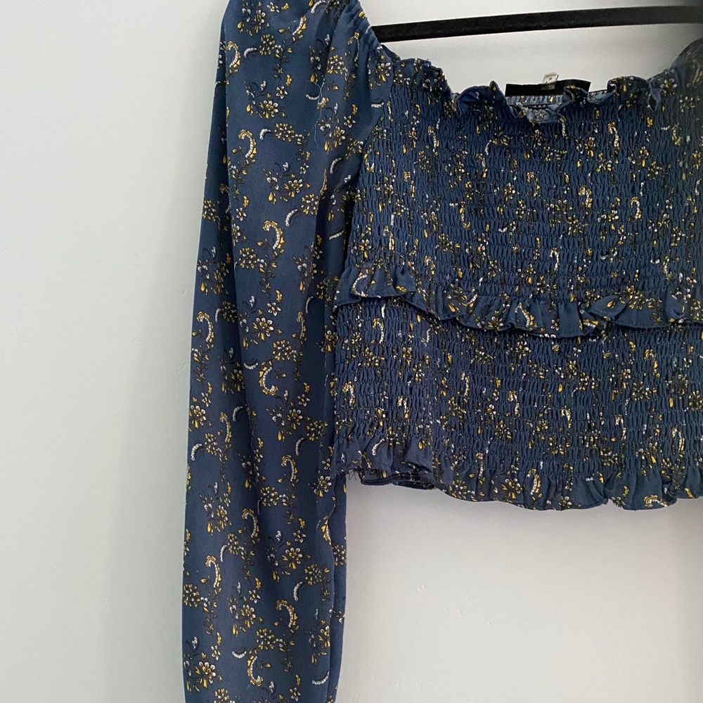 Beautiful cropped boutique blouse